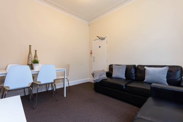 5 bed house, Victoria Road, Near university, Middlesbrough, TS13HY - Image 2